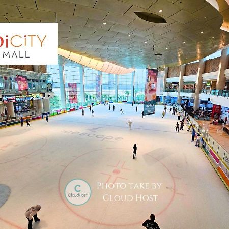 Conezion Near Ioi City Mall, Maeps Serdang, Putrajaya By Cloud Host Extérieur photo